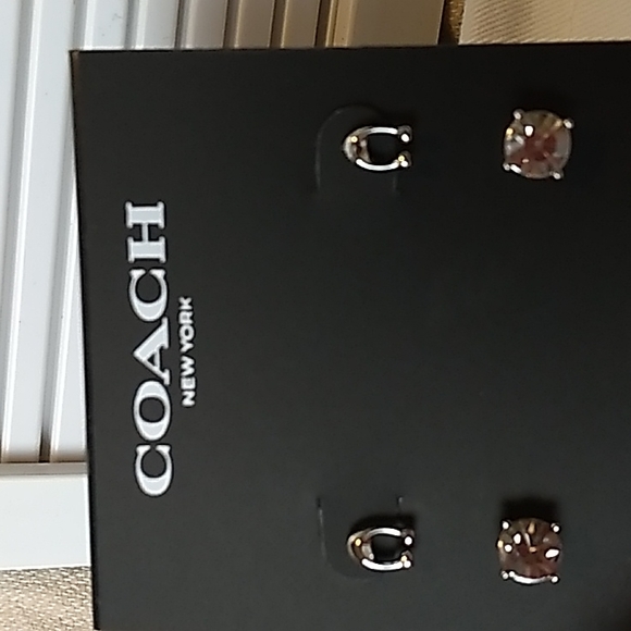 2 Pack of Coach earrings Signature C in Silver & circle gems w dust bag - Picture 4 of 7
